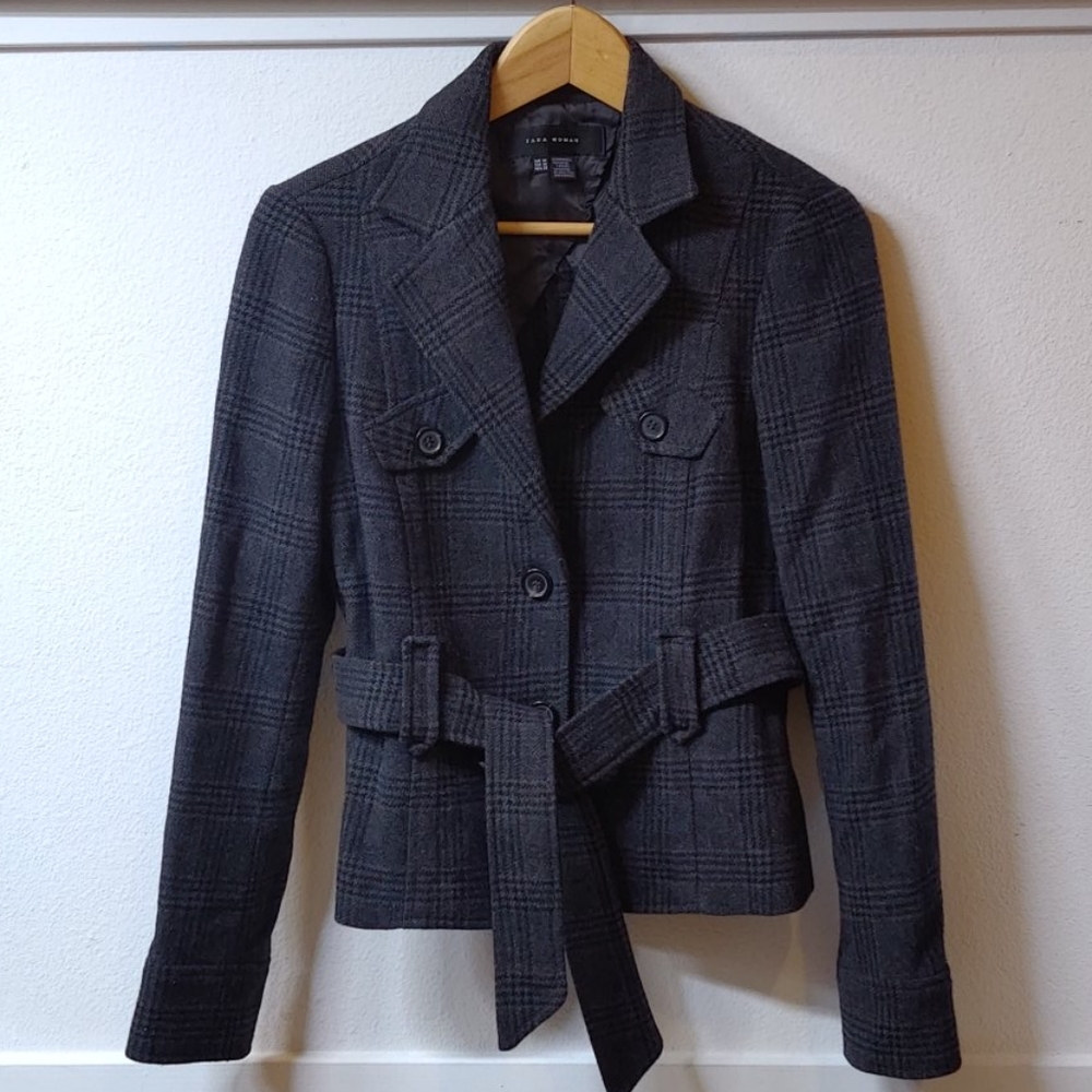 Zara Charcoal Plaid Belted Blazer. Sz medium but fits like a small.